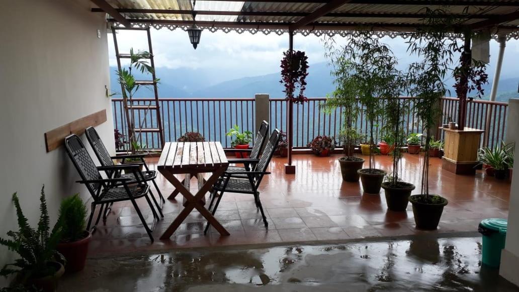 The River View Homestay Kurseong Ngoại thất bức ảnh